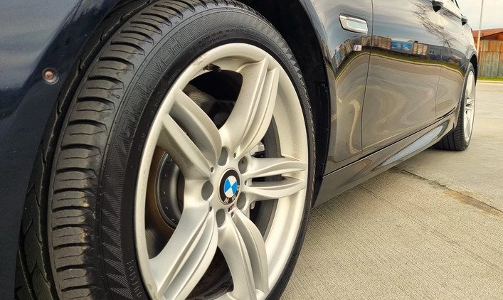 BMW Seria 5 cena 69900 przebieg: 338000, rok produkcji 2016 z Kielce małe 742